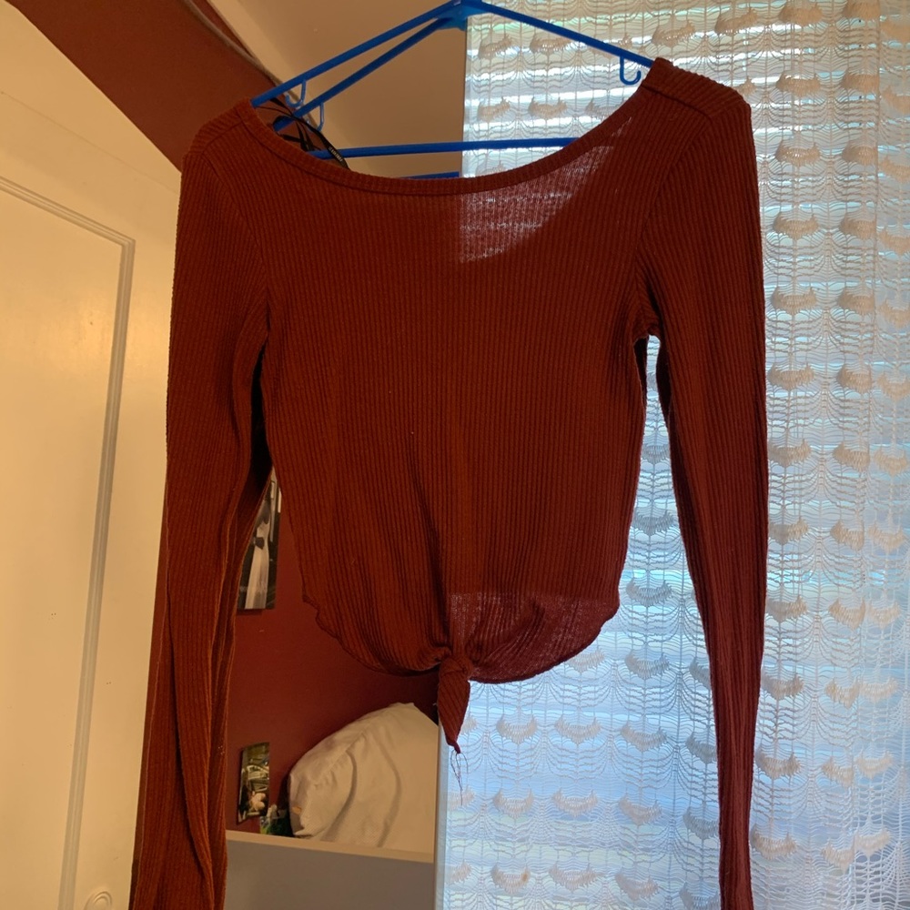 Long sleeve crop top with tie in front